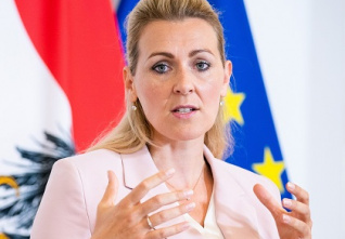Aschbacherová 