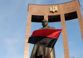 bandera pomnik ilustrace.jpeg