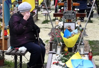 matka hřbitov ukrajina.jpg