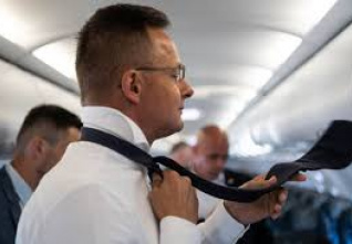 szijarto letadlo